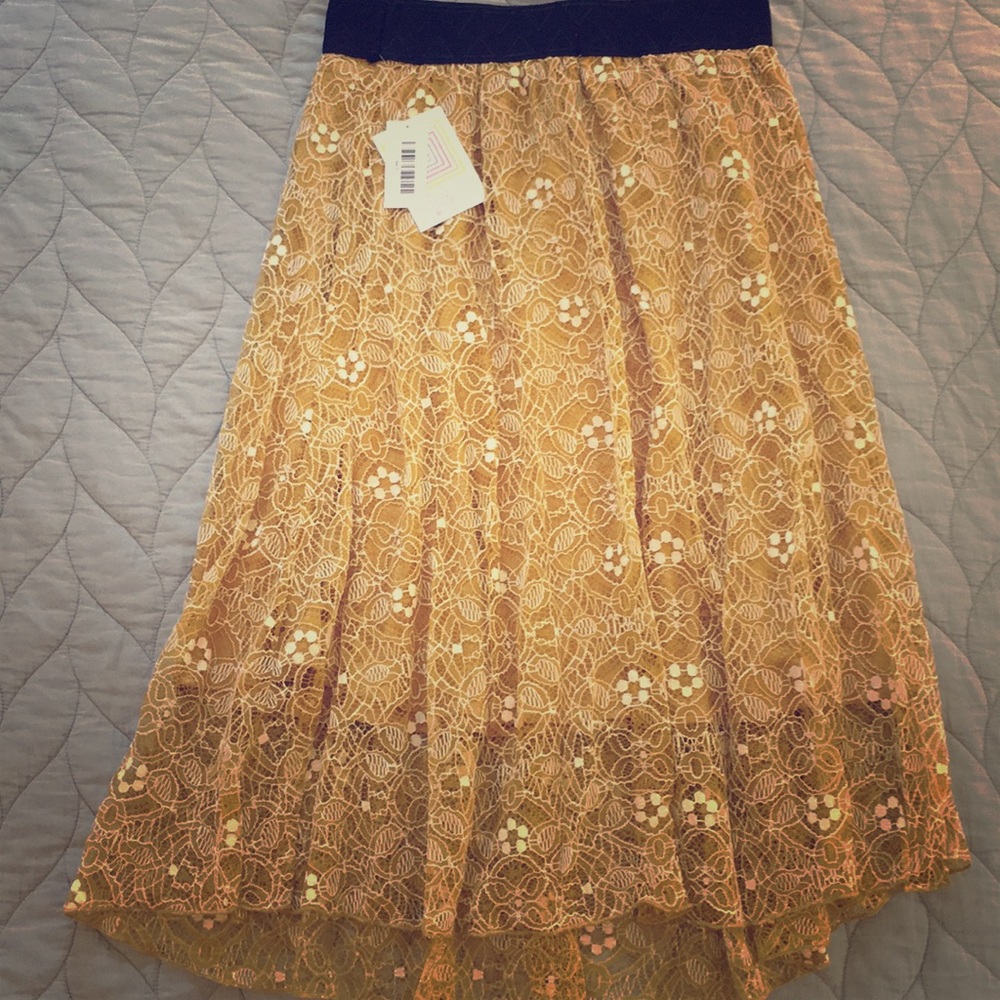 NEW! LuLaRoe Lace Lola - Size Small